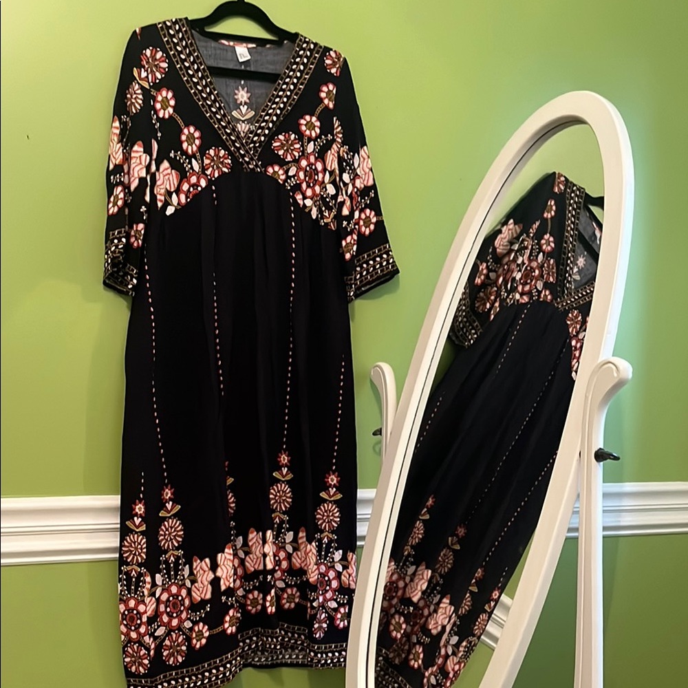 EUC Floral V-neck Dress